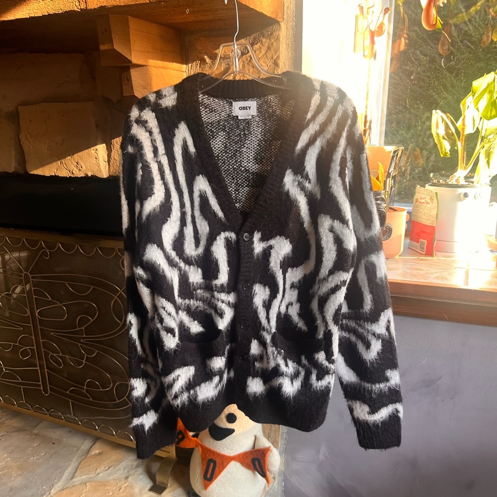 OBEY CARDIGAN SWEATER